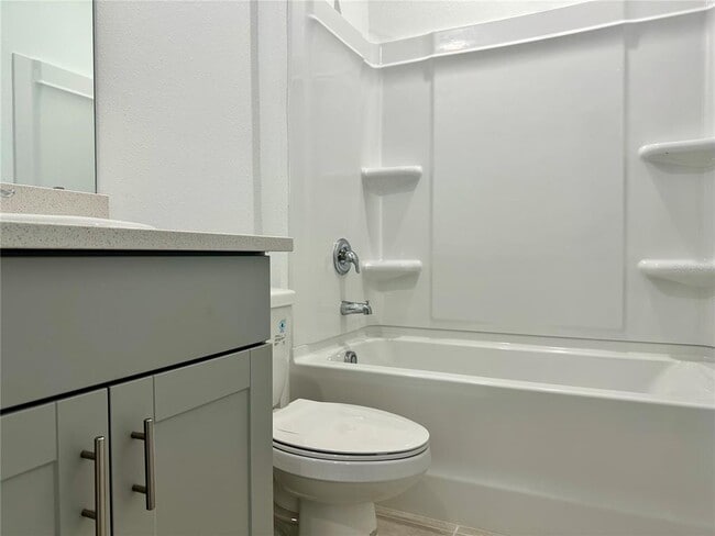 Building Photo - 534 Wayland Dr