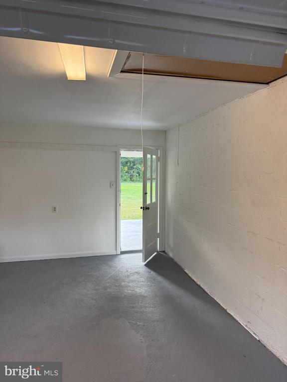Building Photo - 113 Stump Rd