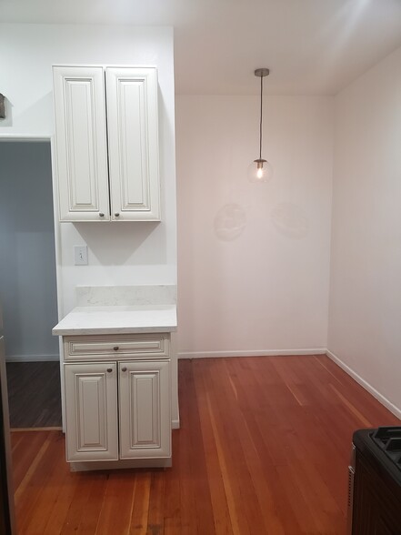 Building Photo - 1104 E California Ave