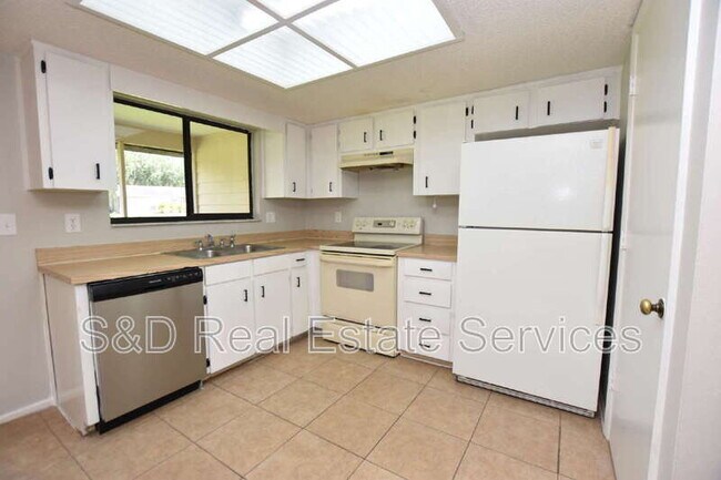 Building Photo - 1440 Ridge Lake Ct