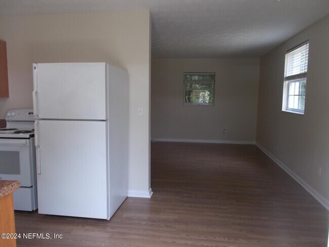 Building Photo - 5730 Cruz Rd