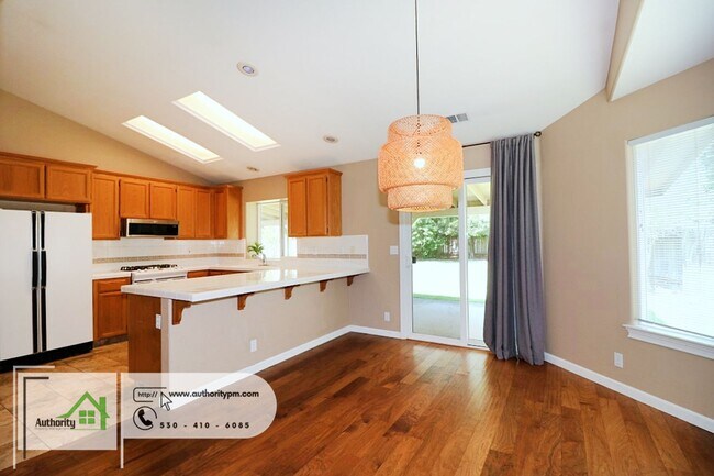 Building Photo - 5826 Beaumont Dr