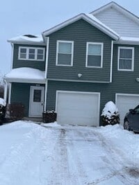 Building Photo - 487 Sparrow Way