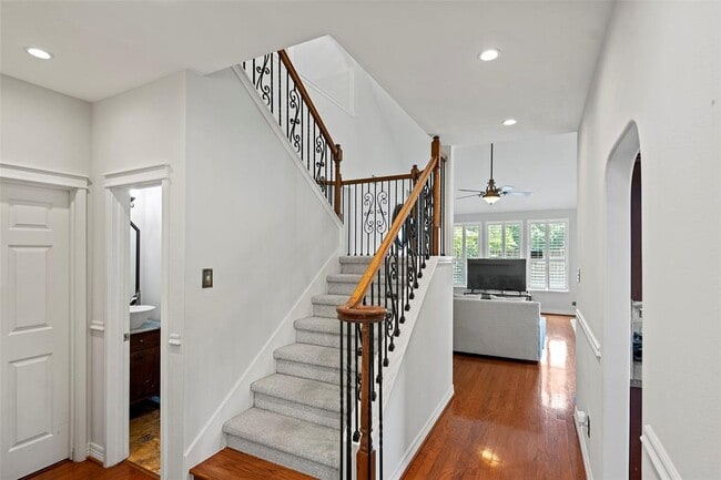 Building Photo - 8910 Starlamp Ln