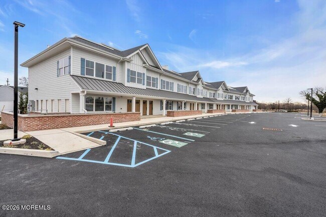 Building Photo - 629 Ocean Rd