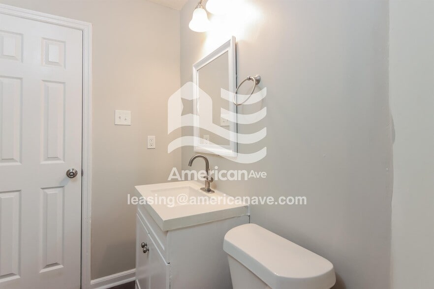 Building Photo - 5039 Wellborn Dr