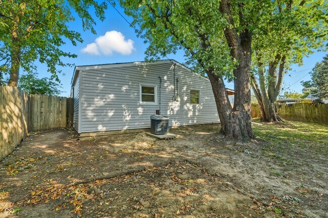 Building Photo - 2908 S Walcott St