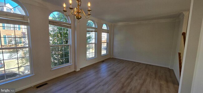 Building Photo - 46193 Walpole Terrace