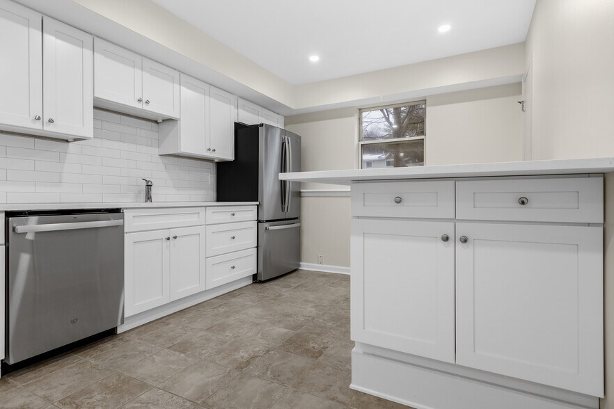 Building Photo - 5 Horizon View Dr W