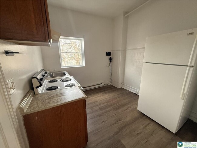 Building Photo - 425 Liberty St