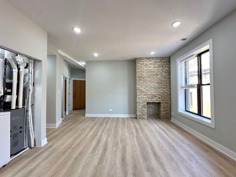 Building Photo - 443 W Belden Ave