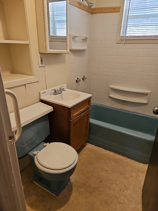 Building Photo - 1817 S Greeley Hwy