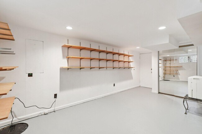 Building Photo - 5008 44th St NW