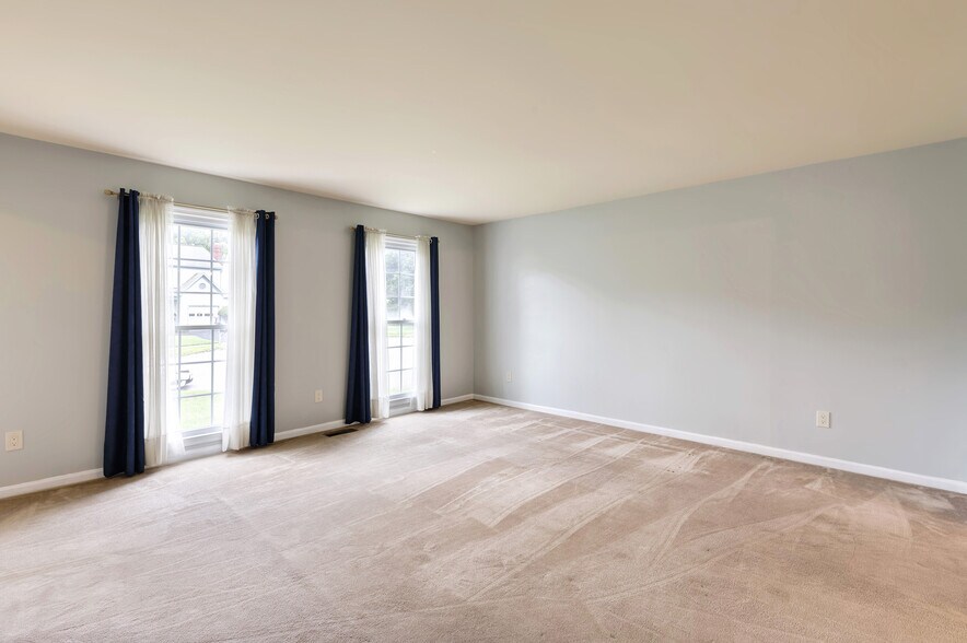 Building Photo - 8010 Old Parsonage Ct