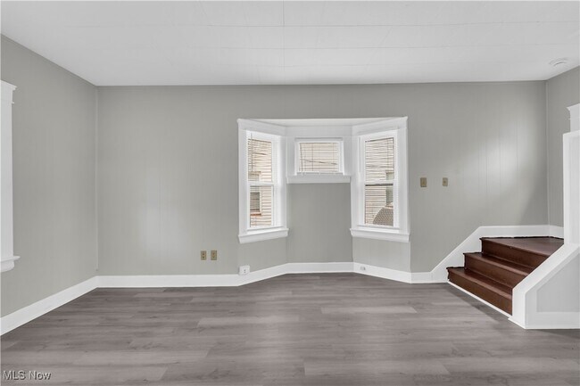 Building Photo - 14117 Sylvia Ave