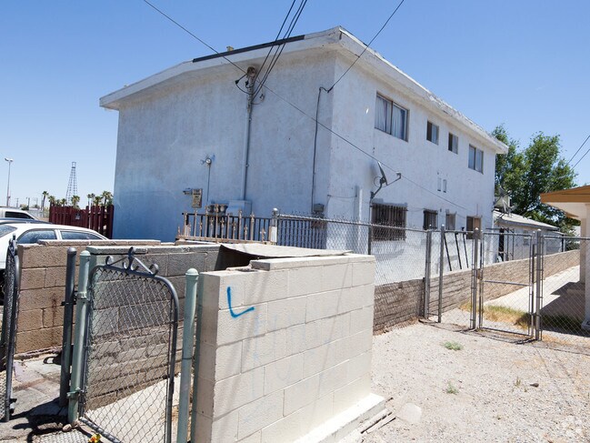 Building Photo - 210 S 10th St