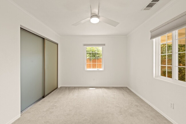 Building Photo - Charming 2-Bedroom Home in Ventura