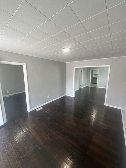 Building Photo - 118 L St