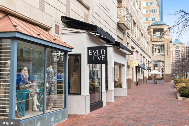 Building Photo - 2558 Banshire Dr