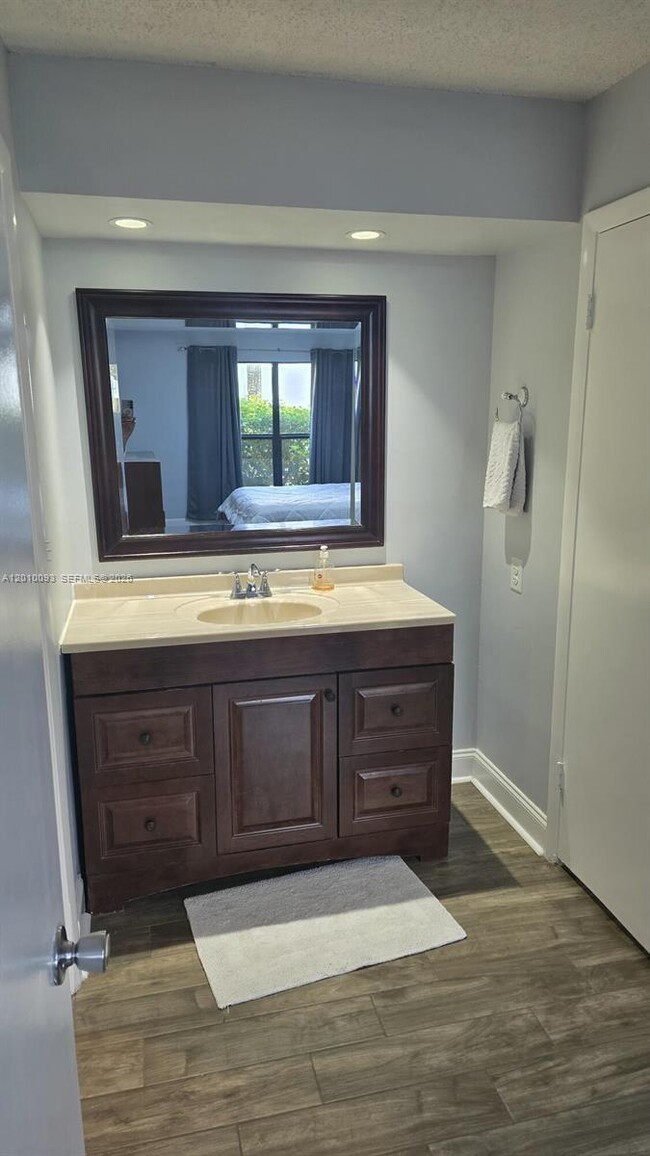 Building Photo - 524 Osprey Dr