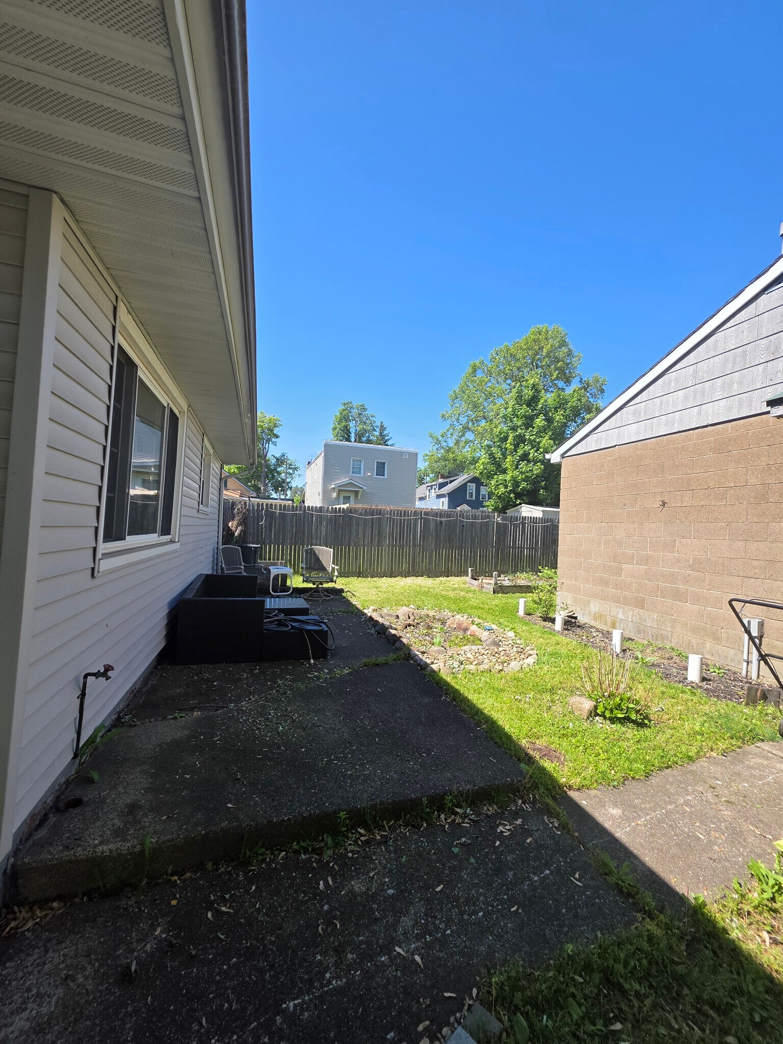 Building Photo - 2617 Hazel St