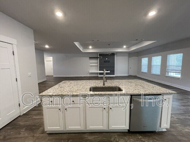 Building Photo - 1367 Sea Grv Ct