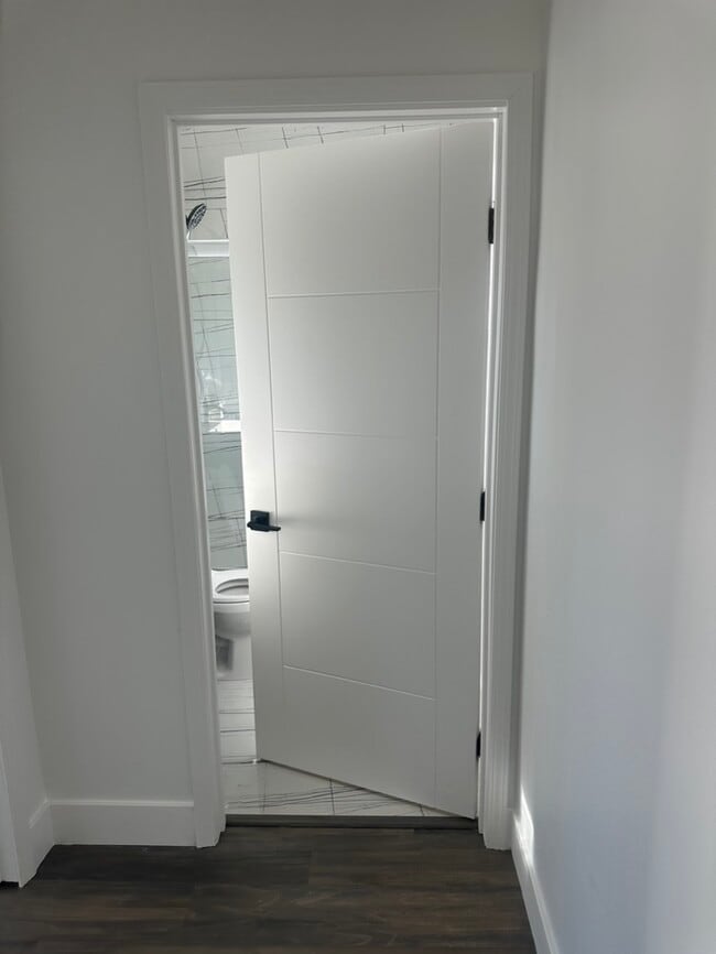 Building Photo - 10859 Nettleton St