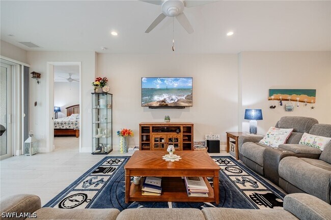 Building Photo - 2555 Seychelles Dr