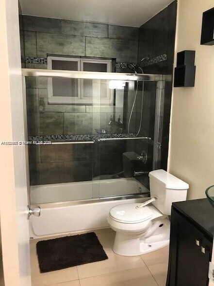 Building Photo - 11465 NW 87th Pl