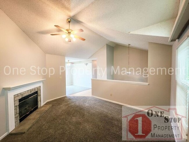 Building Photo - Gorgeous 3 Bedroom, 2 Bathroom, 2 Car Gara...