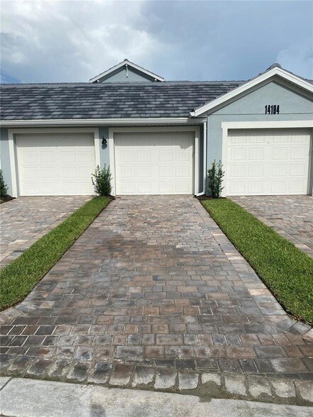 Building Photo - 14194 Heritage Landing Blvd