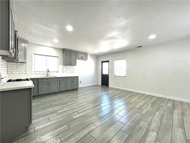 Building Photo - 1329 N Sultana Ave