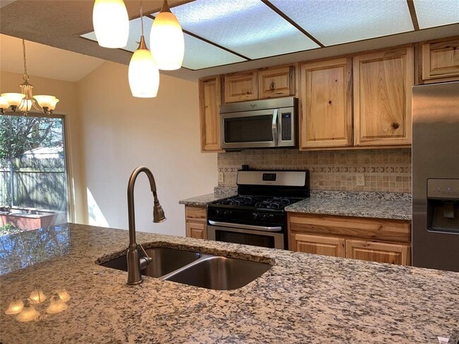 Building Photo - 12212 Wallingstone Ln