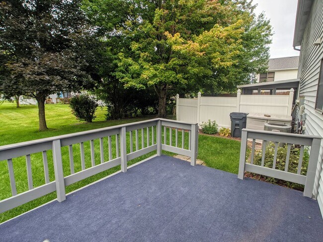 Building Photo - Charming 2 bed 1.5 bath home (duplex) in G...