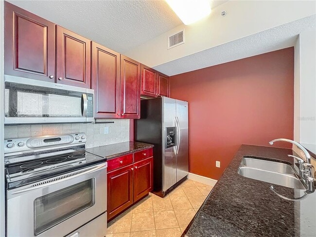 Building Photo - 101 S Eola Dr