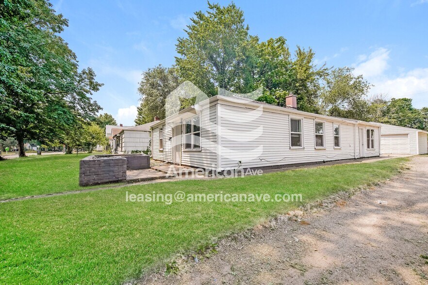 Building Photo - 925 Roosevelt St