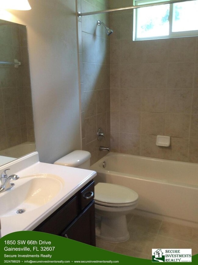 Building Photo - 3/2 Newer home in Portofino with split floor plan