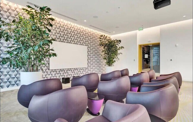 Building Photo - 501 NE 31st St