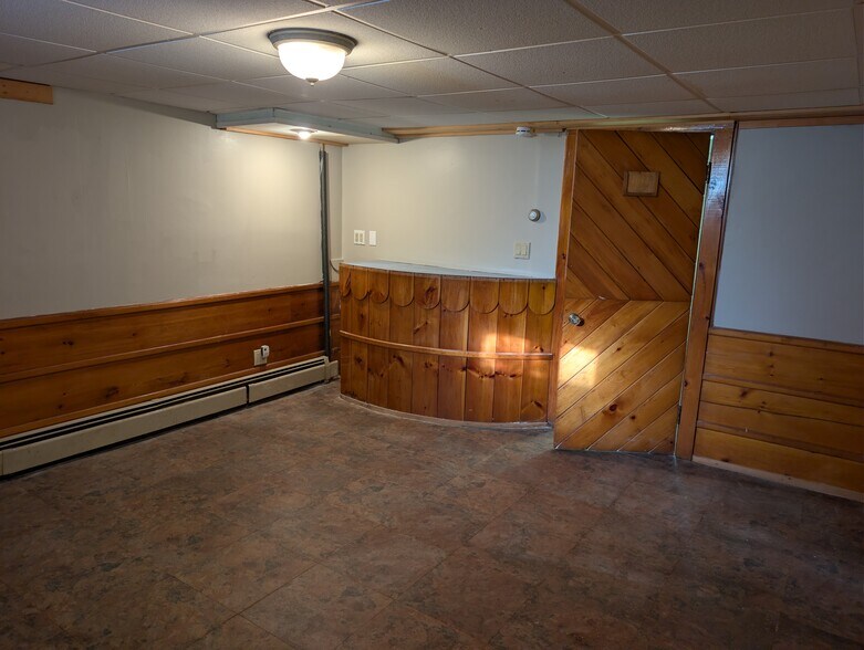 Building Photo - 36 Western Ave