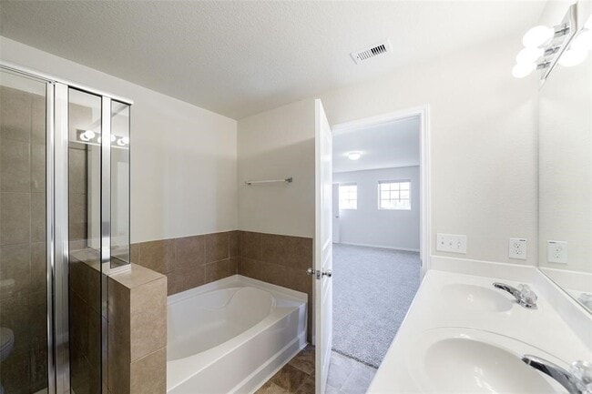 Building Photo - 15810 Mountain Willow Way