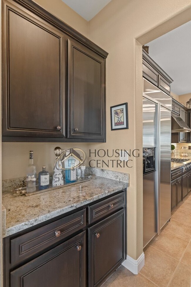 Building Photo - Executive Gated Serrano Golf-Course Home with Views of the 16th Hole!