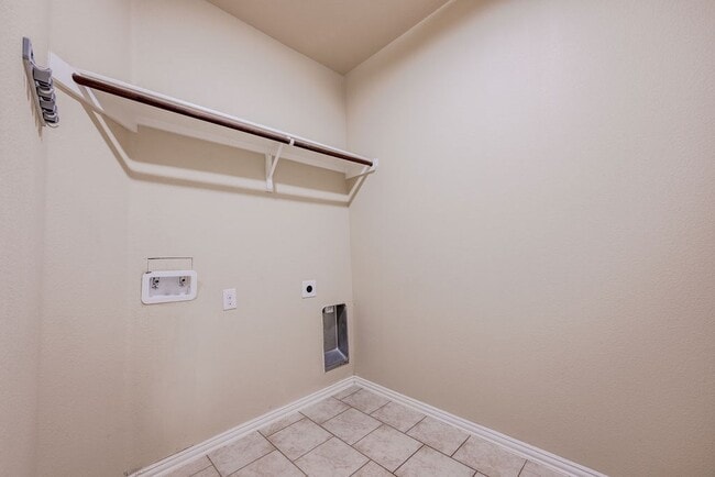 Building Photo - 7 Glass Ranch Rd