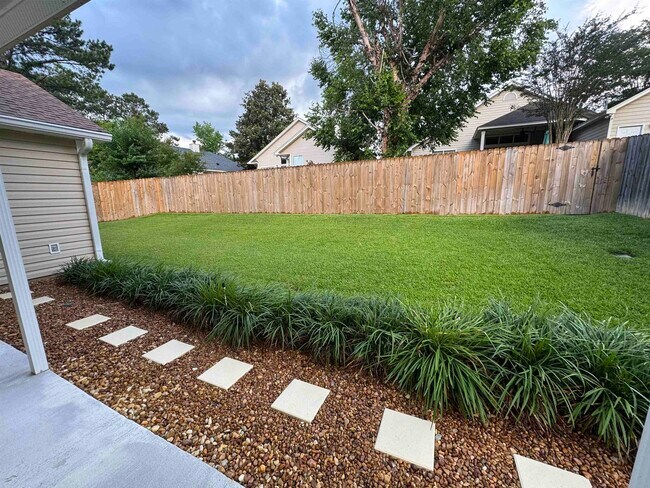 Building Photo - 1457 Applewood Way