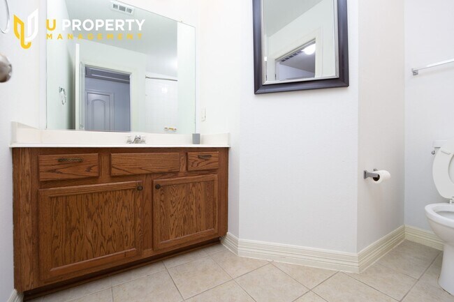 Building Photo - Well-maintained, 3 beds/ 2 baths a-story H...