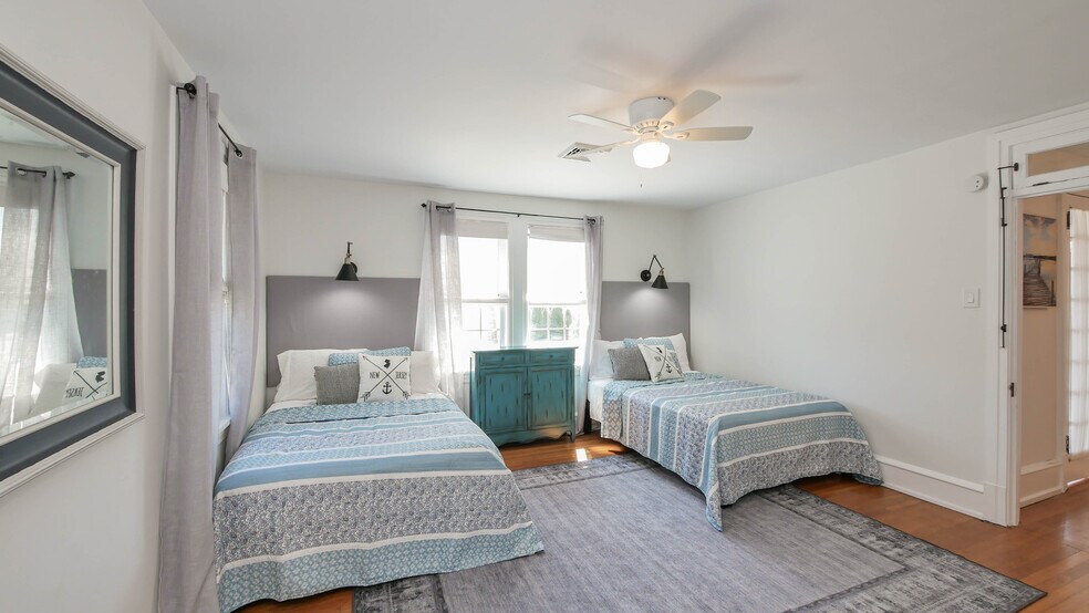 Building Photo - 6104 Ventnor Ave