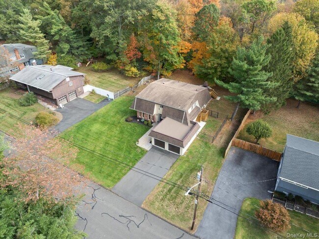 Building Photo - 107 Tennyson Dr