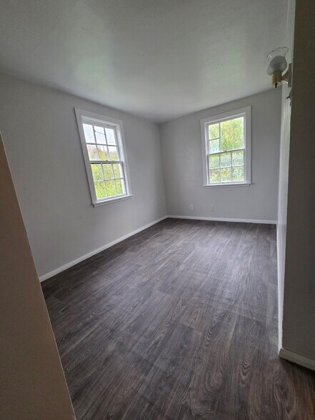 Building Photo - 1411 NW Carden Ave