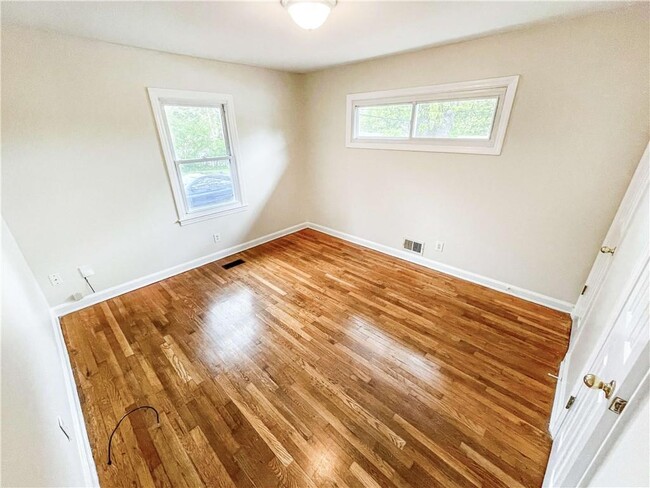 Building Photo - 383 Norton Cir SE
