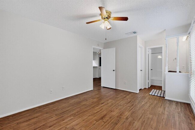 Building Photo - 10616 Mellow Meadow Dr