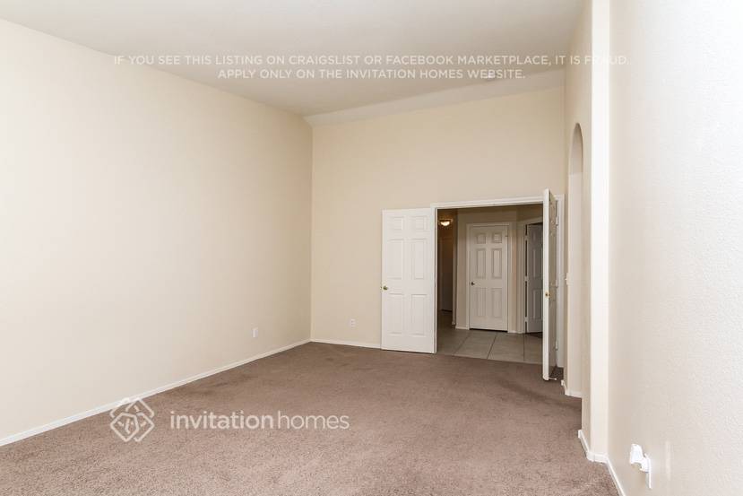 Building Photo - 923 Shadowfax Rd